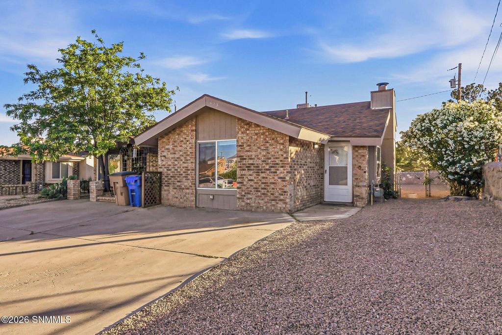 623 Paula Place, Las Cruces, NM 88001