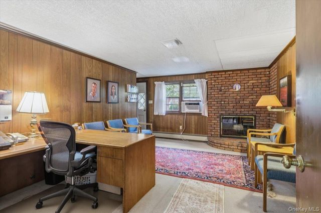 300 E Main Street, Centerport, NY 11721