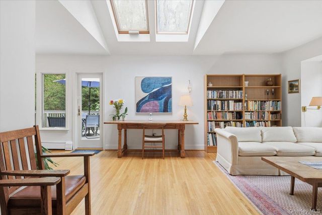 300 E Main Street, Centerport, NY 11721