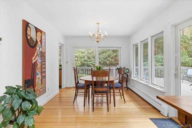 300 E Main Street, Centerport, NY 11721