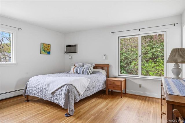 300 E Main Street, Centerport, NY 11721