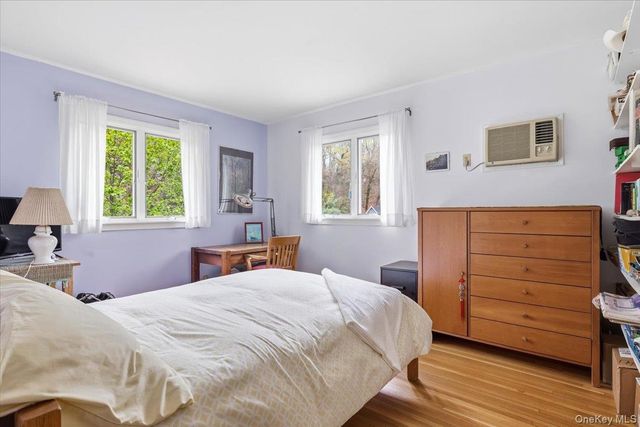 300 E Main Street, Centerport, NY 11721