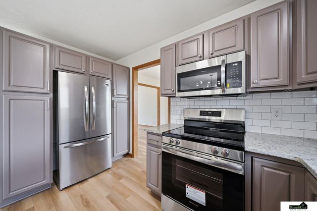 3401 Meridian Drive, Lincoln, NE 68504