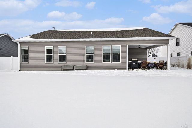 8674 Oakhill Drive, Tittabawassee Twp, MI 48623