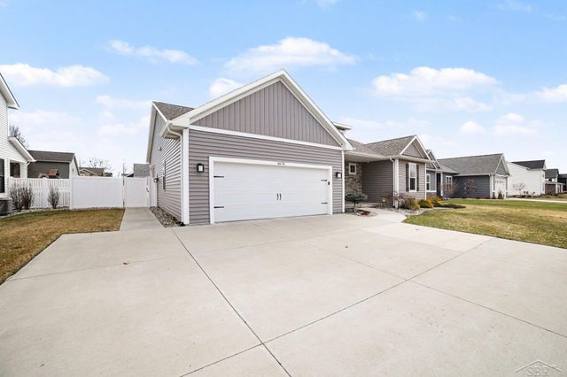 8674 Oakhill Drive, Tittabawassee Twp, MI 48623