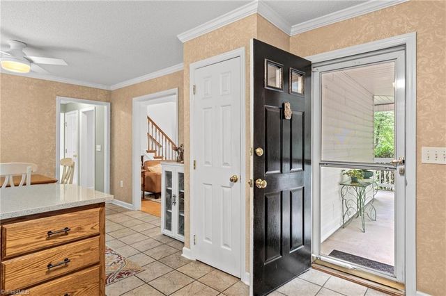 6275 Raven Forest Court, Winston-salem, NC 27105
