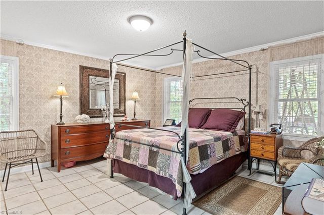 6275 Raven Forest Court, Winston-salem, NC 27105