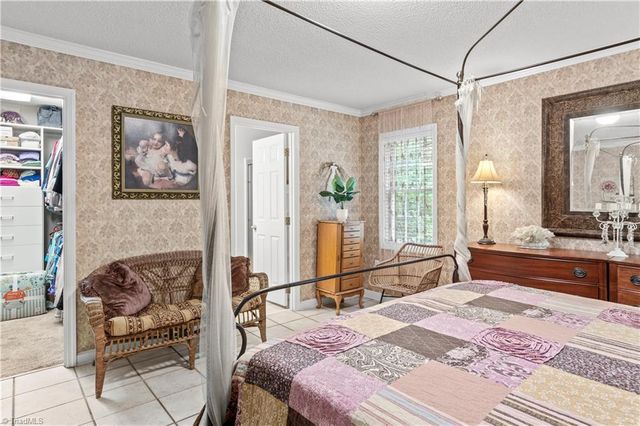 6275 Raven Forest Court, Winston-salem, NC 27105