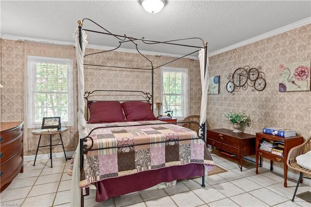 6275 Raven Forest Court, Winston-salem, NC 27105