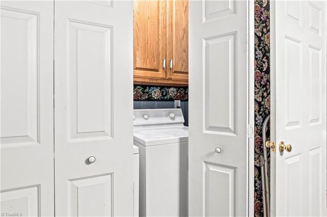 6275 Raven Forest Court, Winston-salem, NC 27105
