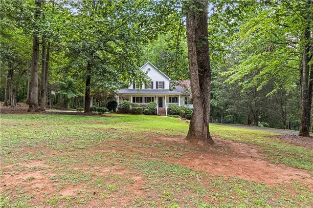 6275 Raven Forest Court, Winston-salem, NC 27105