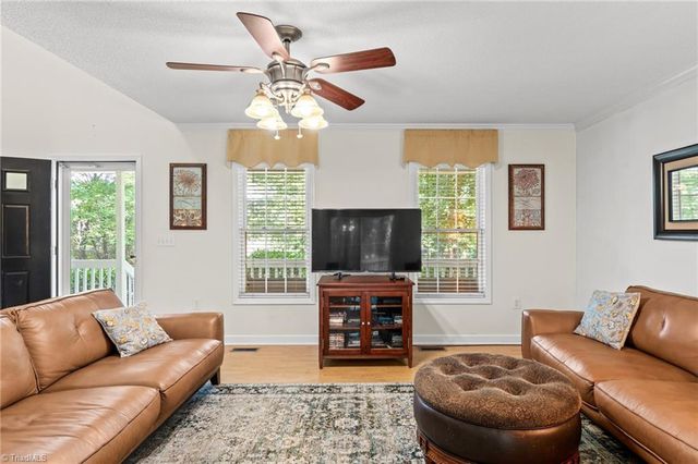 6275 Raven Forest Court, Winston-salem, NC 27105