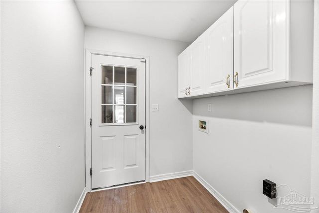 2014 Church St, Gulf Breeze, FL 32563