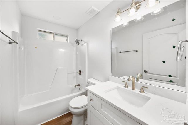 2014 Church St, Gulf Breeze, FL 32563