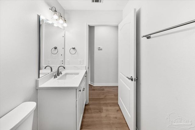 2014 Church St, Gulf Breeze, FL 32563