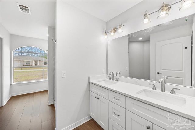 2014 Church St, Gulf Breeze, FL 32563