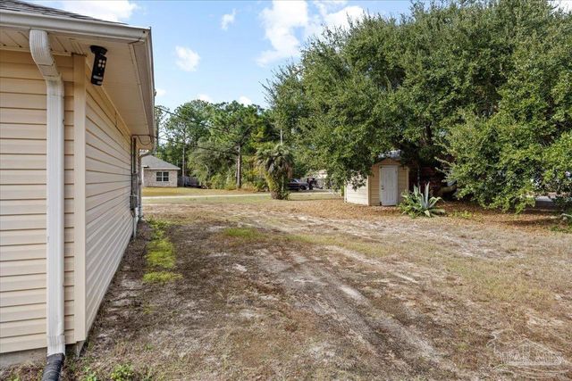 2014 Church St, Gulf Breeze, FL 32563