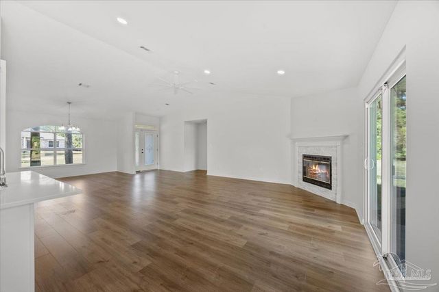 2014 Church St, Gulf Breeze, FL 32563