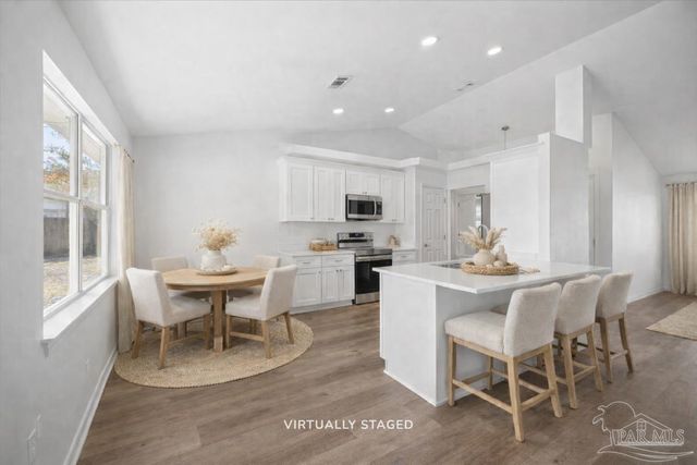 2014 Church St, Gulf Breeze, FL 32563