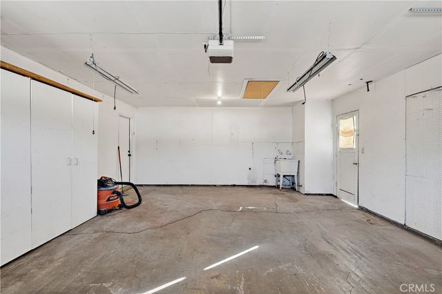 892 Amador Court, Merced, CA 95340