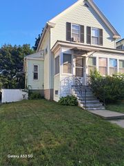 360 Hamilton St, Worcester, MA 01604