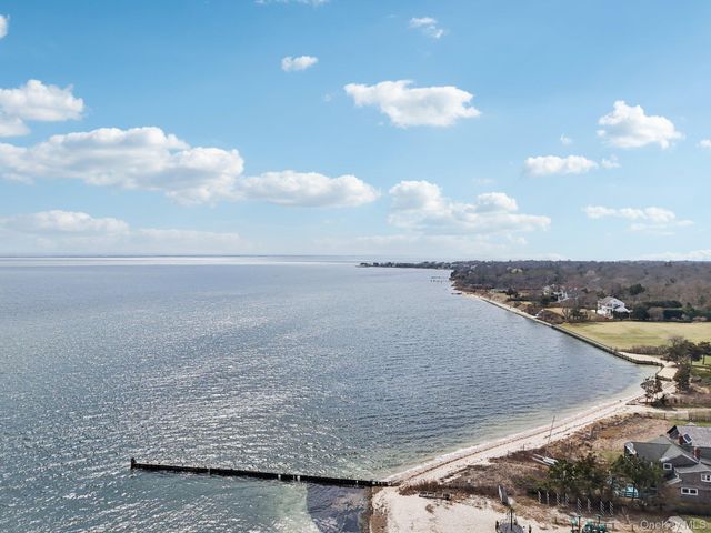 100 Bieselin Road, Bellport Village, NY 11713