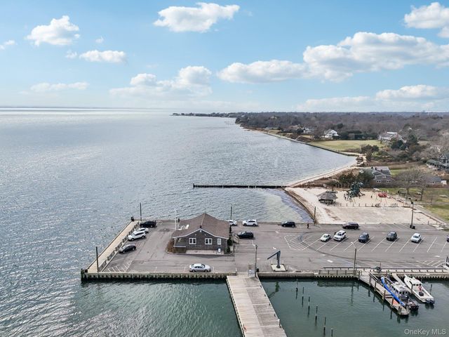 100 Bieselin Road, Bellport Village, NY 11713