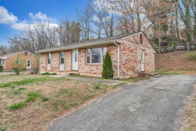 756 Kenyon RD, Vinton, VA 24179