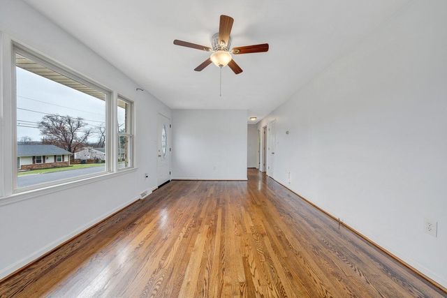 756 Kenyon RD, Vinton, VA 24179