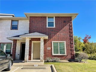 99 Forest Drive, College Station, TX 77840