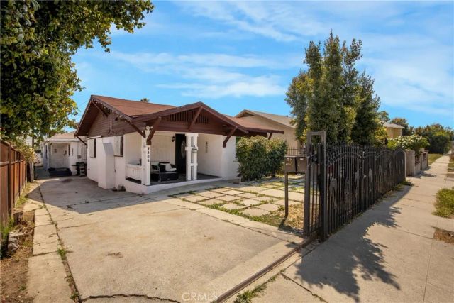 3206 W 27th, Los Angeles, CA 90018