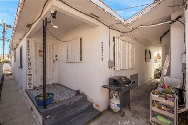 3206 W 27th, Los Angeles, CA 90018