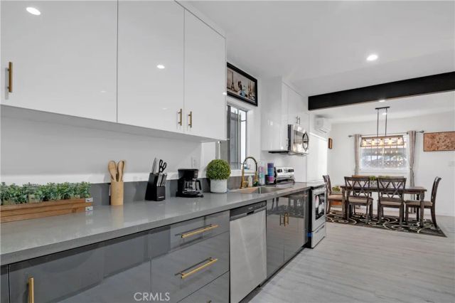 3206 W 27th, Los Angeles, CA 90018