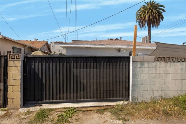3206 W 27th, Los Angeles, CA 90018