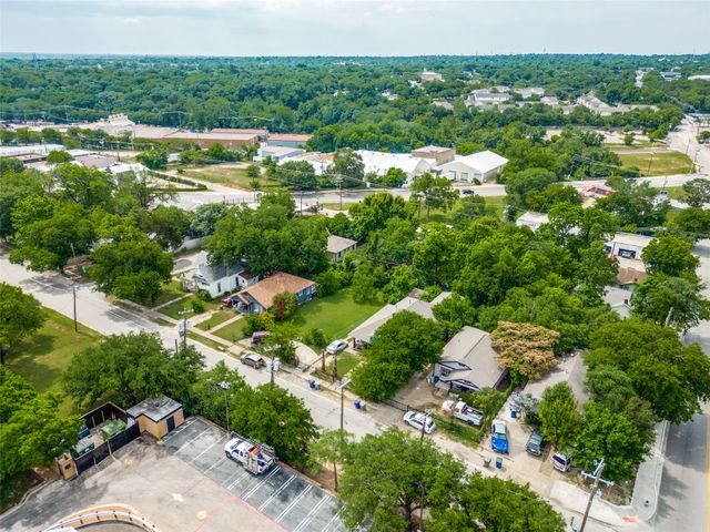 810 E 12th Street, Dallas, TX 75203
