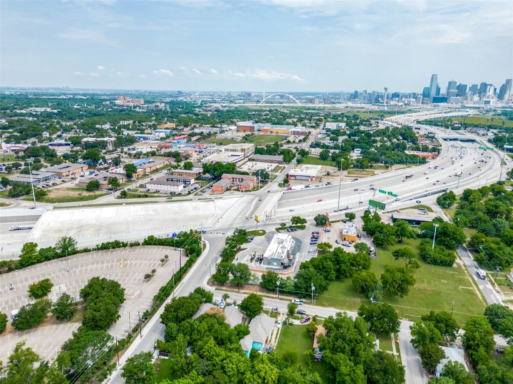 810 E 12th Street, Dallas, TX 75203
