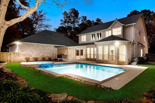 170 Golden Shadow Circle, The Woodlands, TX 77381
