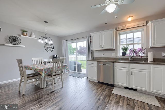 75 JOAN DR, York, PA 17404