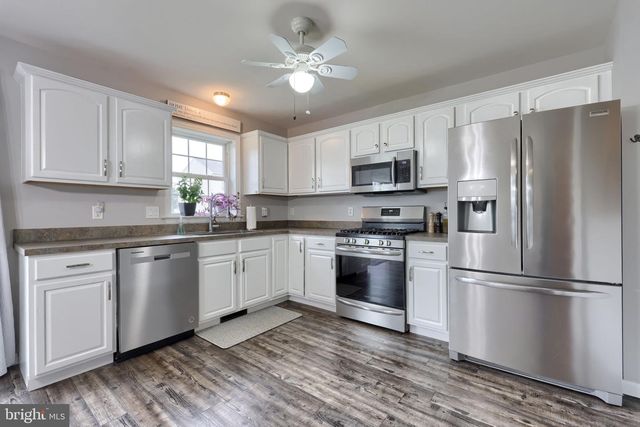 75 JOAN DR, York, PA 17404