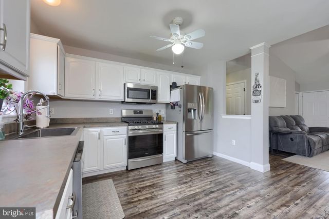 75 JOAN DR, York, PA 17404
