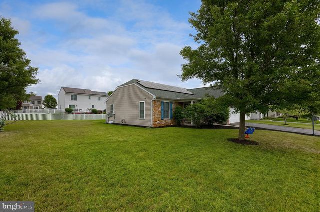 75 JOAN DR, York, PA 17404