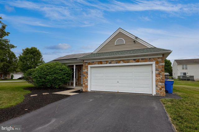 75 JOAN DR, York, PA 17404