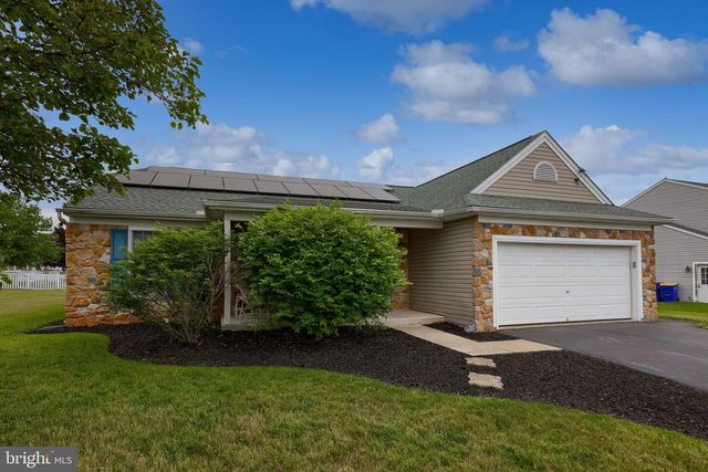 75 JOAN DR, York, PA 17404