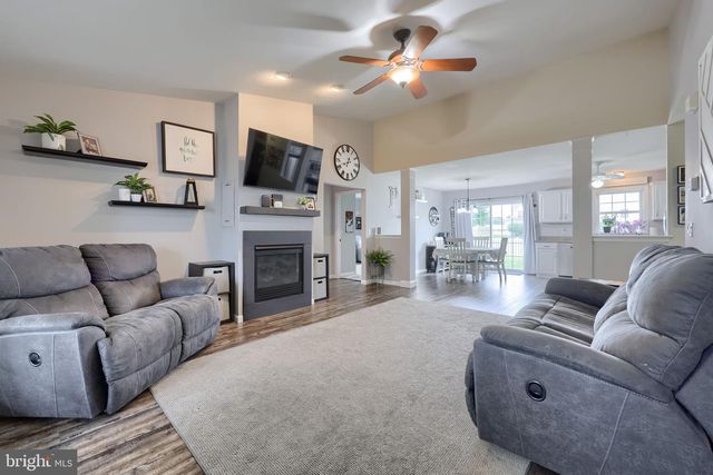 75 JOAN DR, York, PA 17404
