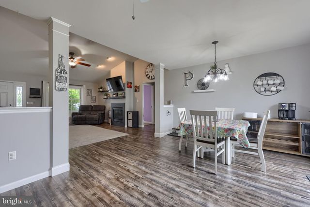 75 JOAN DR, York, PA 17404