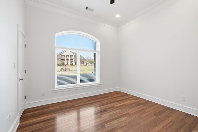 5918 Riviera Dr, Benton, AR 72019