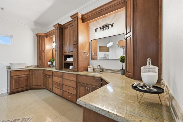 5918 Riviera Dr, Benton, AR 72019