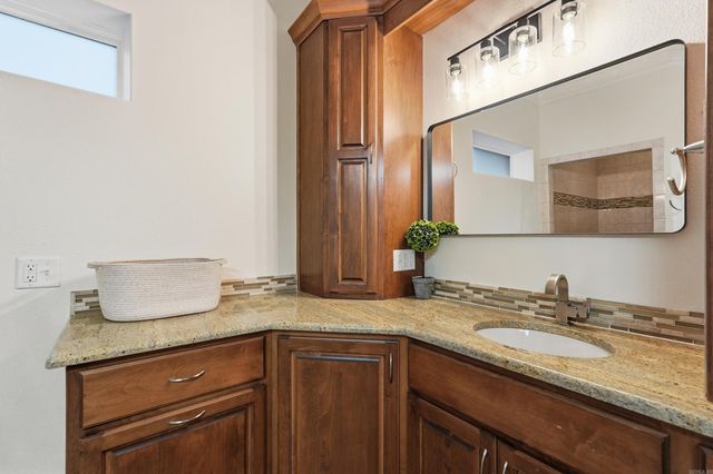 5918 Riviera Dr, Benton, AR 72019