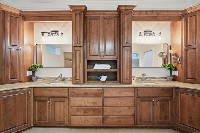 5918 Riviera Dr, Benton, AR 72019