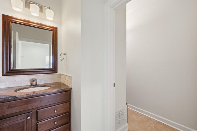 5918 Riviera Dr, Benton, AR 72019